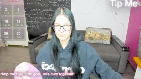 Snapshot of alicamoons chatting on 21, 11, 2025 Alica online show from 21, 11, 2025