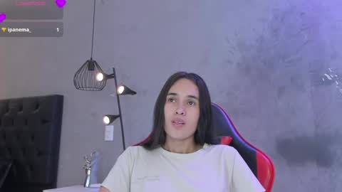 Snapshot of alice__susan chatting on 5, 4, 2026 Alice Susan online show from 5, 4, 2026