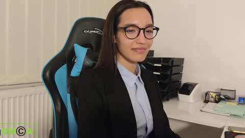 A R Y A  T I A online show from 23, 2, 2025