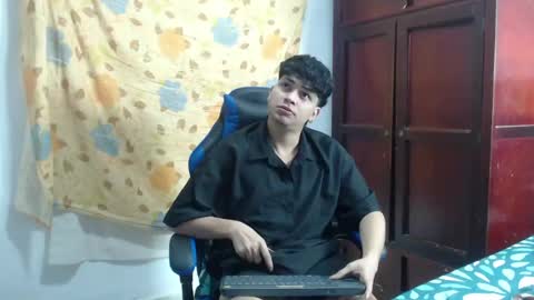 Snapshot of alice_julls chatting on 6, 6, 2026 alice online show from 6, 6, 2026
