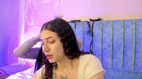 Snapshot of alice_martinez_ chatting on 27, 12, 2024 alice and amber online show from 27, 12, 2024