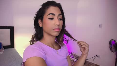 Snapshot of alice_massiel chatting on 11, 12, 2024 online show from 11, 12, 2024