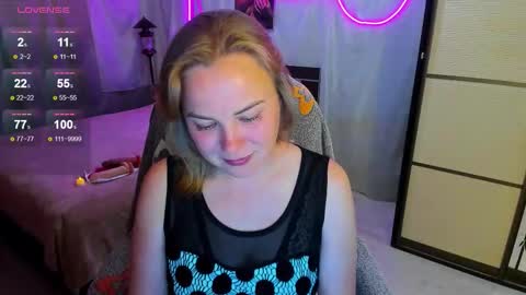 Snapshot of alice_sex_intellect chatting on 25, 9, 2025 Alice online show from 25, 9, 2025