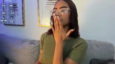Snapshot of alice_simmons chatting on 6, 7, 2026 alice_simmons online show from 6, 7, 2026