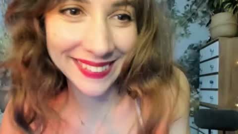 Snapshot of alice_sincere chatting on 5, 7, 2026 Alice Love you all online show from 5, 7, 2026