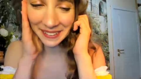 Snapshot of alice_sincere chatting on 7, 8, 2026 Alice Love you all online show from 7, 8, 2026