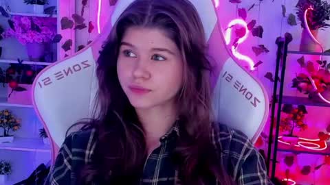 Snapshot of alice_tails chatting on 24, 6, 2026 Alice online show from 24, 6, 2026