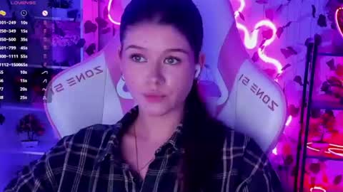 Snapshot of alice_tails chatting on 28, 6, 2026 Alice online show from 28, 6, 2026