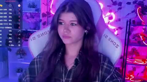 Snapshot of alice_tails chatting on 7, 7, 2026 Alice online show from 7, 7, 2026