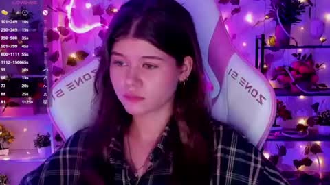 Snapshot of alice_tails chatting on 28, 7, 2026 Alice online show from 28, 7, 2026