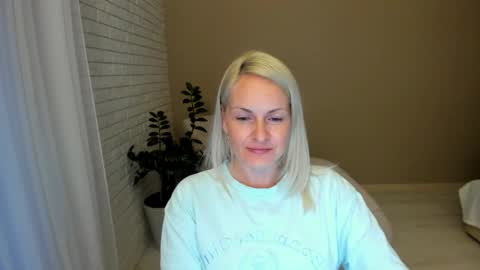 Snapshot of alicee__grace chatting on 9, 9, 2025 Alicee online show from 9, 9, 2025