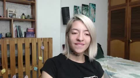 alicee_logan_ online show from 22, 4, 2026