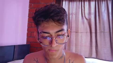 Snapshot of alicee_randyy chatting on 25, 5, 2026 alicee_randyy online show from 25, 5, 2026