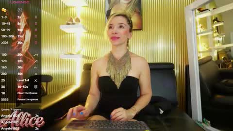 Snapshot of aliceglamour chatting on 2, 2, 2026 Allice online show from 2, 2, 2026