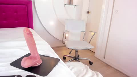 Alice  online show from 5, 2, 2025