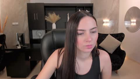 Snapshot of aliceharperx chatting on 4, 1, 2025 Alice online show from 4, 1, 2025