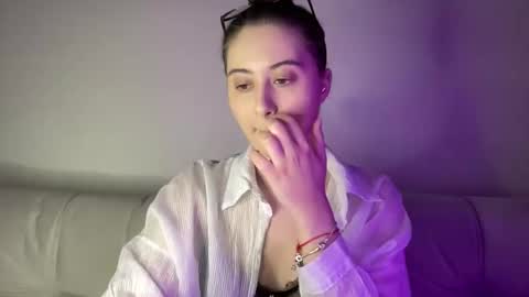 Snapshot of aliceinlustland chatting on 3, 3, 2026 aliceinlustland online show from 3, 3, 2026