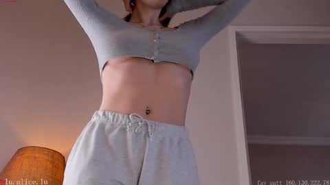 Snapshot of alicelu_ chatting on 23, 2, 2025 Elle online show from 23, 2, 2025