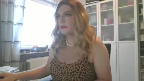 Snapshot of alicesissx13 chatting on 24, 10, 2025 Alice online show from 24, 10, 2025