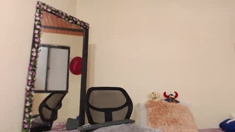 Snapshot of aliceusher_1 chatting on 18, 12, 2024 J Ruiz online show from 18, 12, 2024