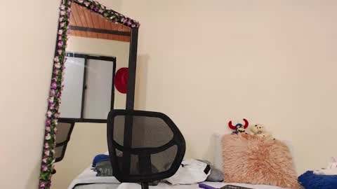 Snapshot of aliceusher_1 chatting on 24, 12, 2024 J Ruiz online show from 24, 12, 2024