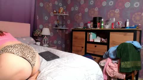 Snapshot of alicewetsquirt chatting on 6, 6, 2026 alicewetsquirt online show from 6, 6, 2026
