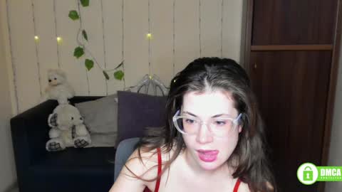Snapshot of alicia_folow chatting on 5, 2, 2025 Alicia online show from 5, 2, 2025