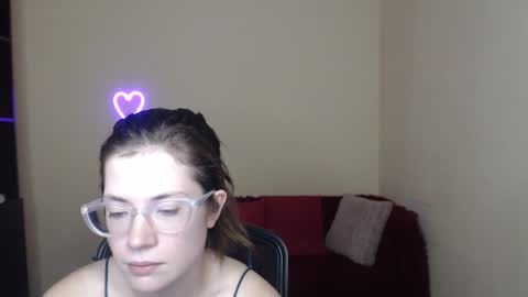 Snapshot of alicia_folow chatting on 6, 2, 2025 Alicia online show from 6, 2, 2025