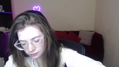 Snapshot of alicia_folow chatting on 9, 2, 2025 Alicia online show from 9, 2, 2025