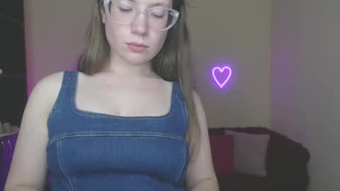 Snapshot of alicia_folow chatting on 22, 2, 2025 Alicia online show from 22, 2, 2025