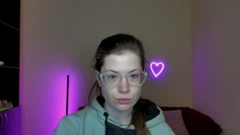 Snapshot of alicia_folow chatting on 1, 3, 2025 Alicia online show from 1, 3, 2025