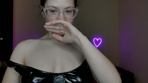 Snapshot of alicia_folow chatting on 2, 3, 2025 Alicia online show from 2, 3, 2025