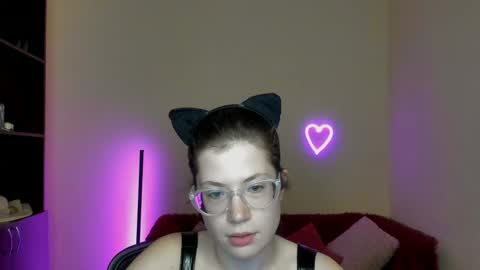 Snapshot of alicia_folow chatting on 2, 3, 2025 Alicia online show from 2, 3, 2025