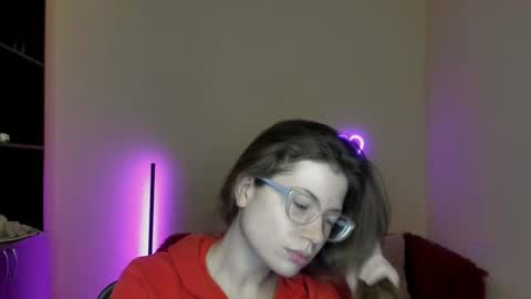 Snapshot of alicia_folow chatting on 7, 3, 2025 Alicia online show from 7, 3, 2025