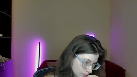 Snapshot of alicia_folow chatting on 7, 3, 2025 Alicia online show from 7, 3, 2025