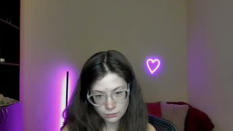 Snapshot of alicia_folow chatting on 8, 3, 2025 Alicia online show from 8, 3, 2025