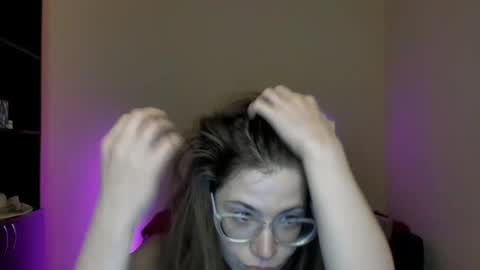 Snapshot of alicia_folow chatting on 11, 3, 2025 Alicia online show from 11, 3, 2025