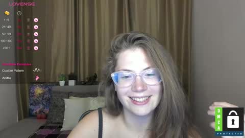 Snapshot of alicia_folow chatting on 13, 9, 2025 Alicia online show from 13, 9, 2025