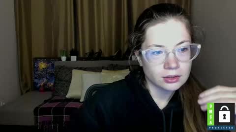 Snapshot of alicia_folow chatting on 17, 9, 2025 Alicia online show from 17, 9, 2025