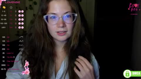 Snapshot of alicia_folow chatting on 20, 9, 2025 Alicia online show from 20, 9, 2025