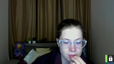 Snapshot of alicia_folow chatting on 19, 10, 2025 Alicia online show from 19, 10, 2025