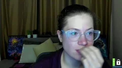 Snapshot of alicia_folow chatting on 22, 10, 2025 Alicia online show from 22, 10, 2025