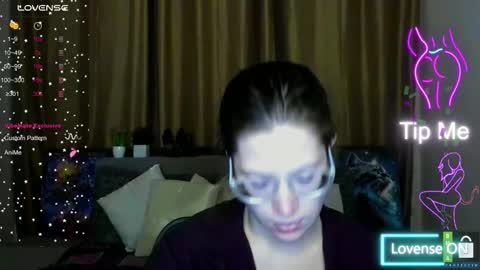 Snapshot of alicia_folow chatting on 24, 10, 2025 Alicia online show from 24, 10, 2025
