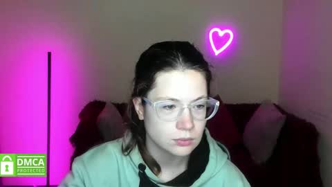 Snapshot of alicia_folow chatting on 28, 10, 2025 Alicia online show from 28, 10, 2025