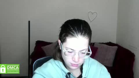 Snapshot of alicia_folow chatting on 1, 11, 2025 Alicia online show from 1, 11, 2025