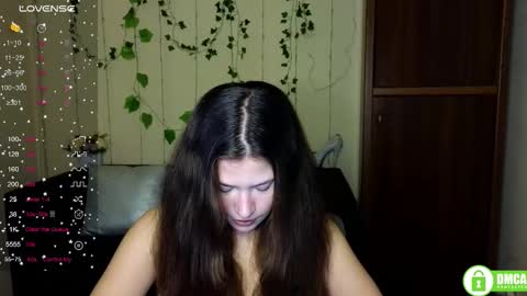 Snapshot of alicia_folow chatting on 23, 11, 2025 Alicia online show from 23, 11, 2025