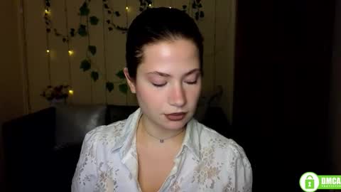 Snapshot of alicia_folow chatting on 24, 11, 2025 Alicia online show from 24, 11, 2025