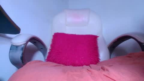 Alicia Kyse  online show from 9, 1, 2025