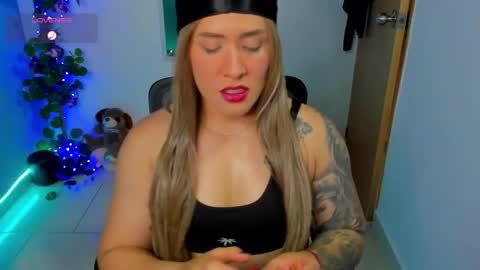 Jennyfer online show from 9, 10, 2025