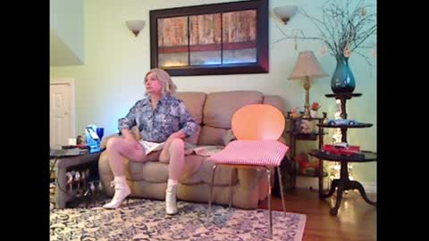 Alicia deHart  Help me reach 1000 Followers. Its FREE online show from 5, 4, 2026